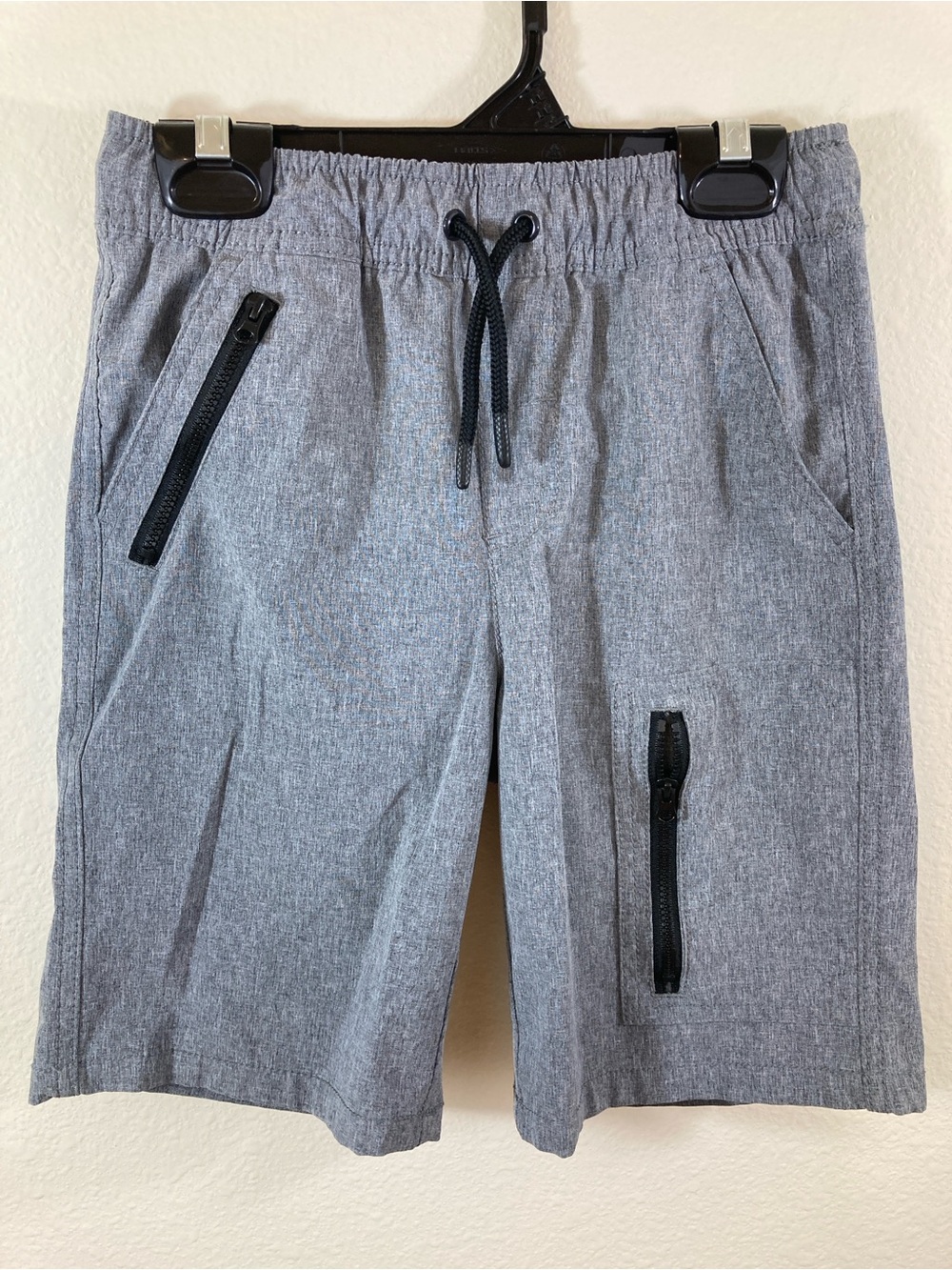 Cat & Jack Gray Activewear Shorts Kids Size M Lightweight Zip Pockets